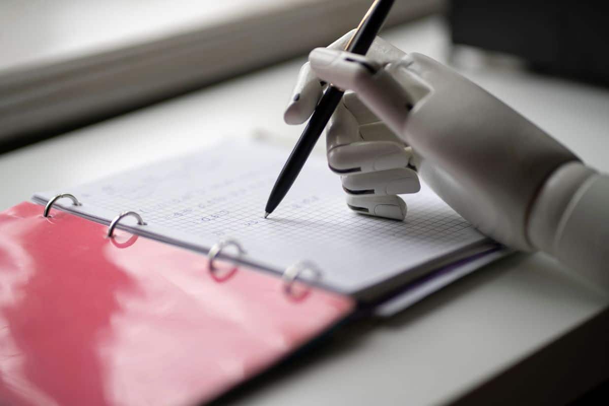 How To Use AI To Write a Paper: Easy Steps to Get Started