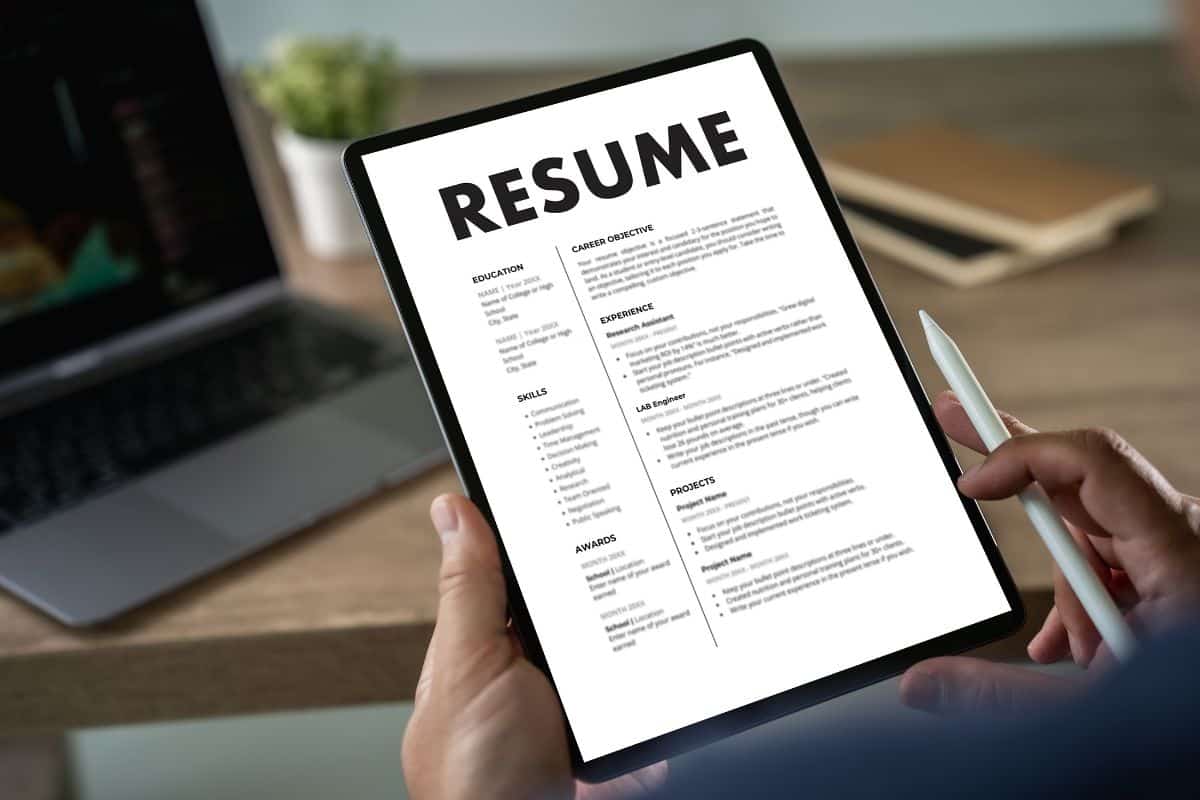 Ejemplos de resúmenes de currículum vitae para empleos de nivel inicial (+plantillas)