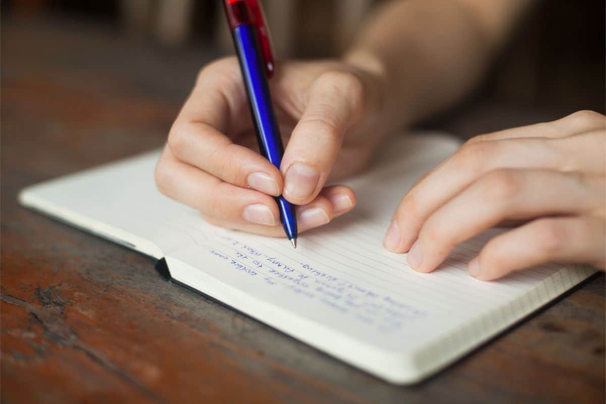 Hand write in the notepad education