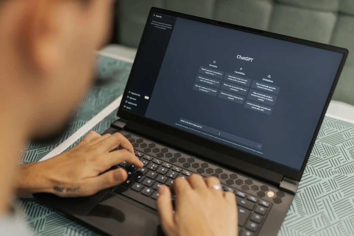 Imagem de banco de imagens de uma interface de painel do ChatGPT.