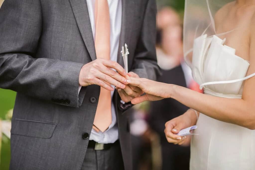 Come scrivere i voti: Consigli ed esempi reali 6 Come scrivere i voti: Suggerimenti ed esempi reali come scrivere le promesse di matrimonio