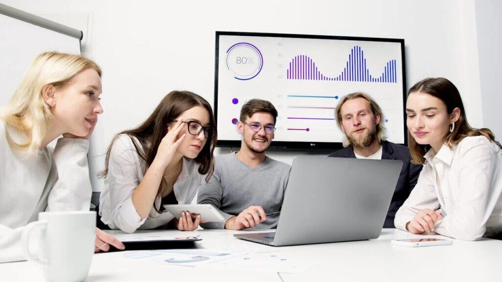 What Is a Corporate Job? Pros, Cons & Career Tips what is a corporate job