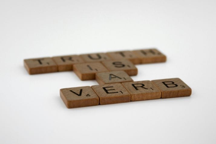 Verbes de liaison : Définition, exemples et utilisation des verbes de liaison