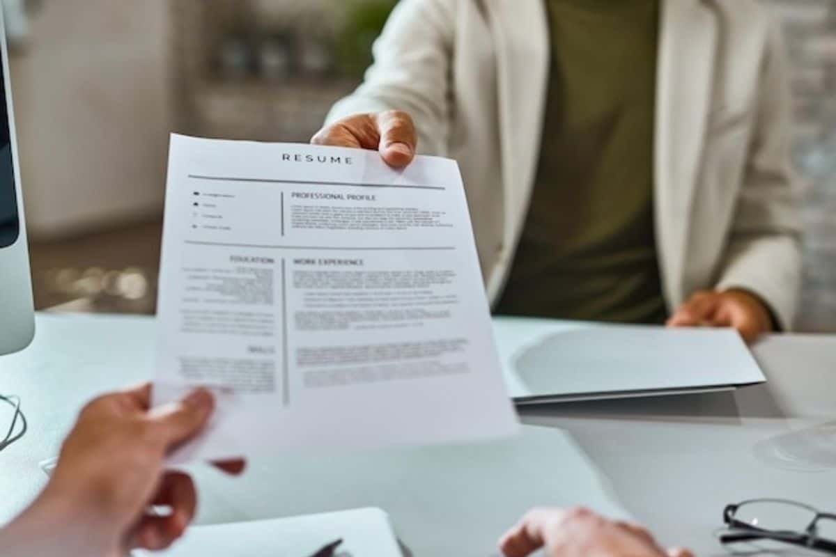 Las mejores herramientas de creación de currículos con IA para tu próxima solicitud de empleo