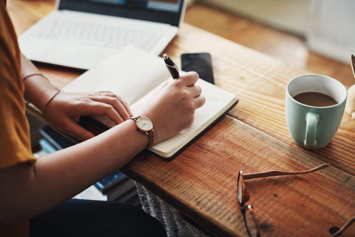 Che cos'è un pronome possessivo: guida semplice con esempi