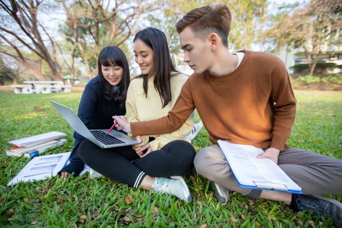Can Colleges Detect ChatGPT? Detection Methods 2025