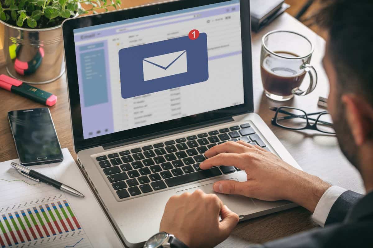 Exemplo de e-mail profissional: Tudo o que você precisa