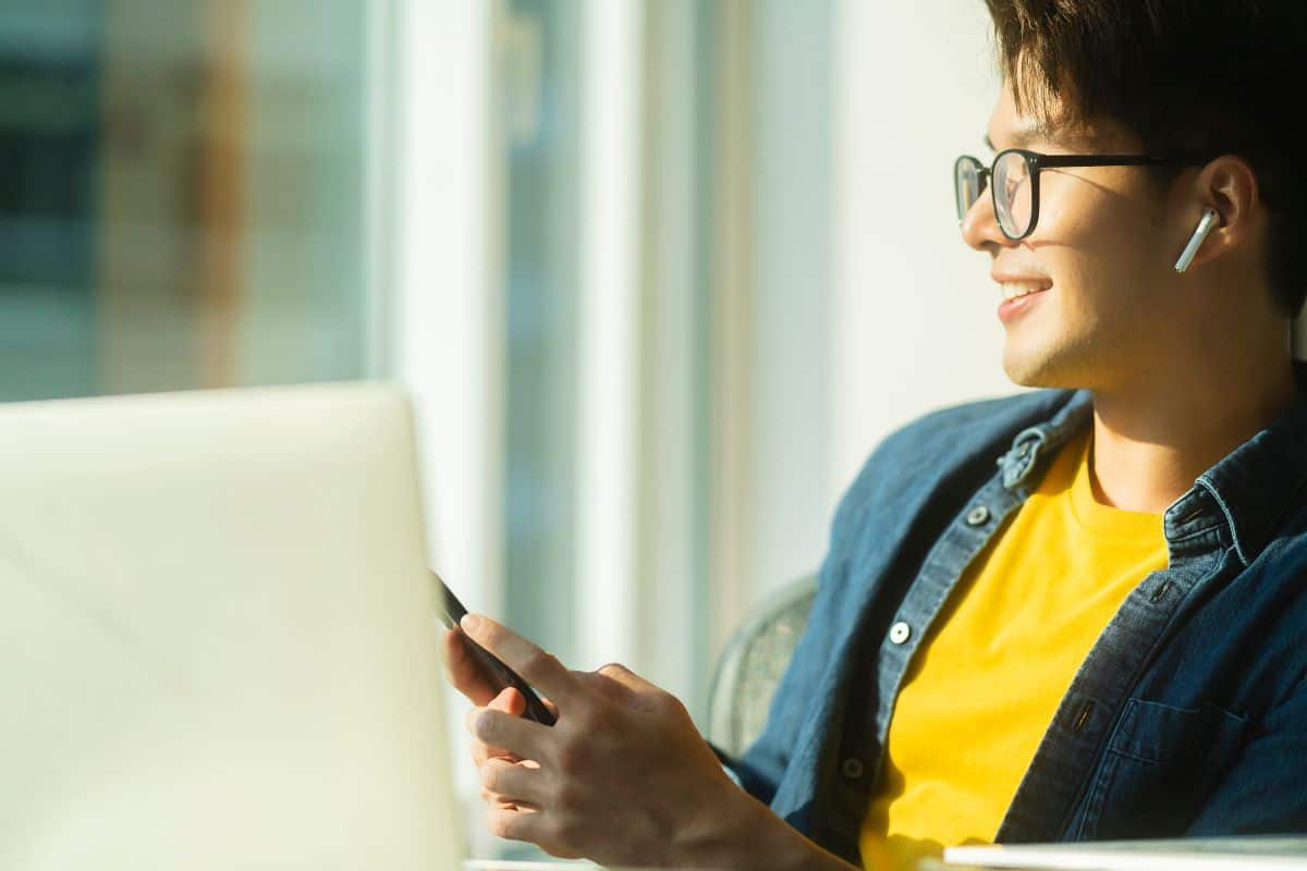 Como dizer "Estou ansioso para ouvir de você": Guia completo