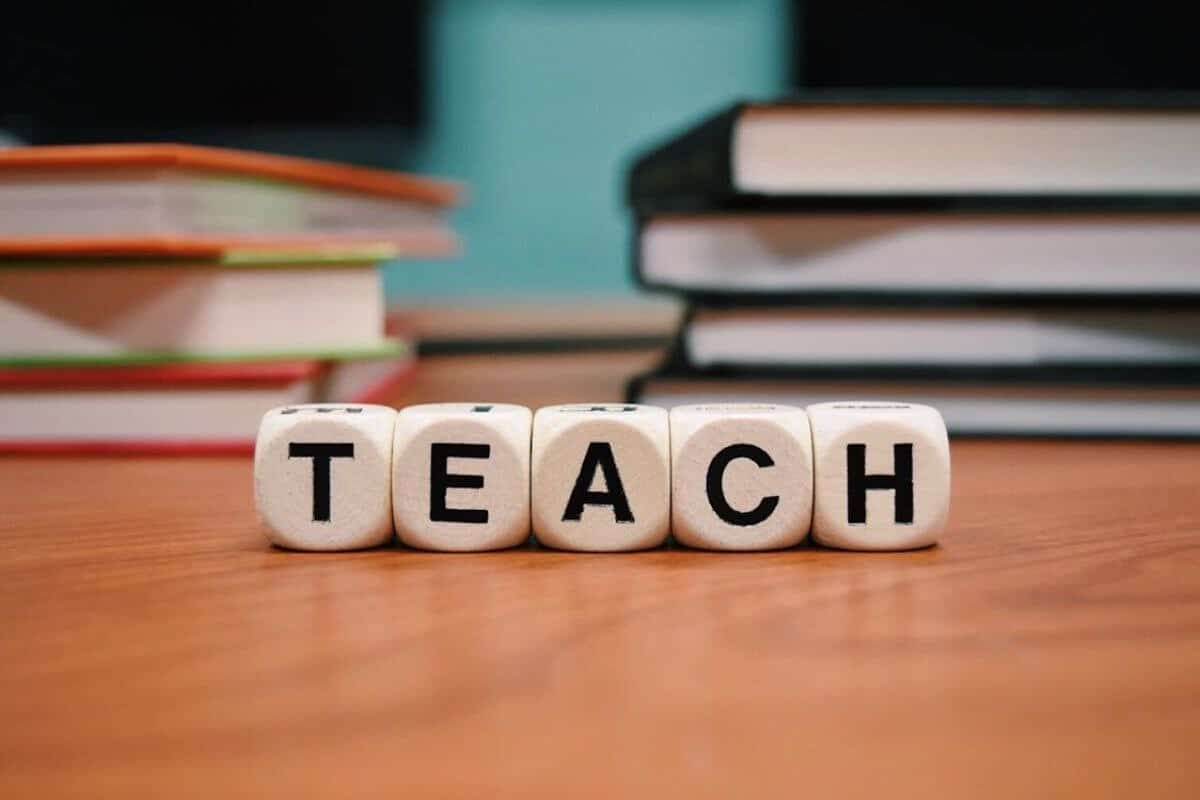 Word jumble featuring the word 'teach'
