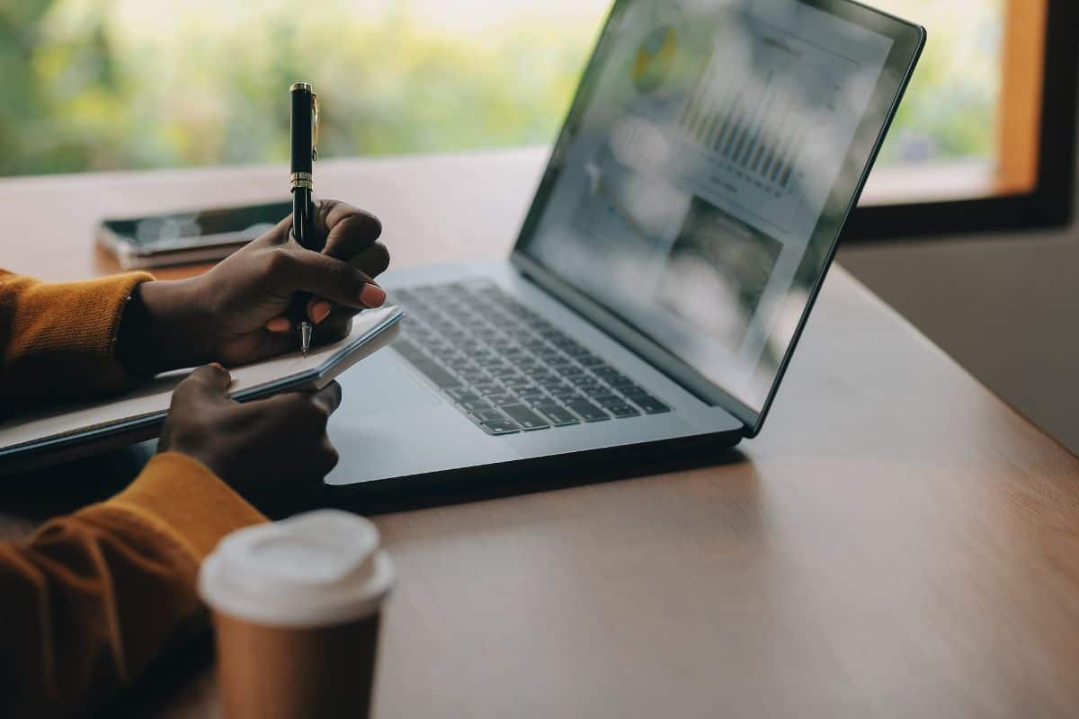 Portrait of young asian woman hand freelancer