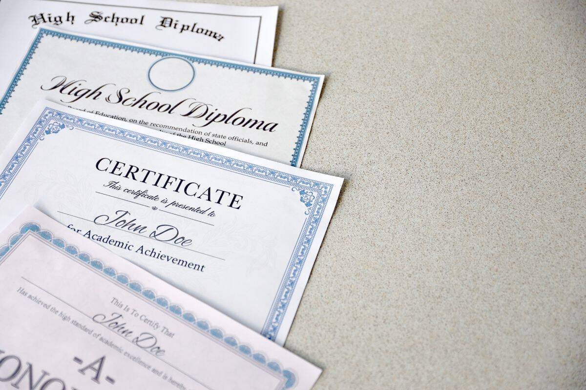 Como identificar certificados falsos: Evite fraudes com documentos