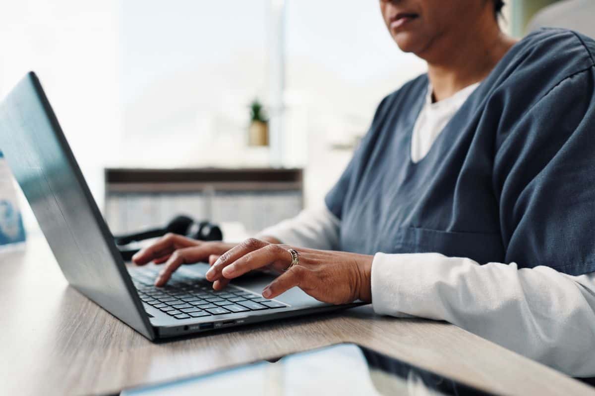Como escrever uma carta de apresentação de enfermagem + exemplos