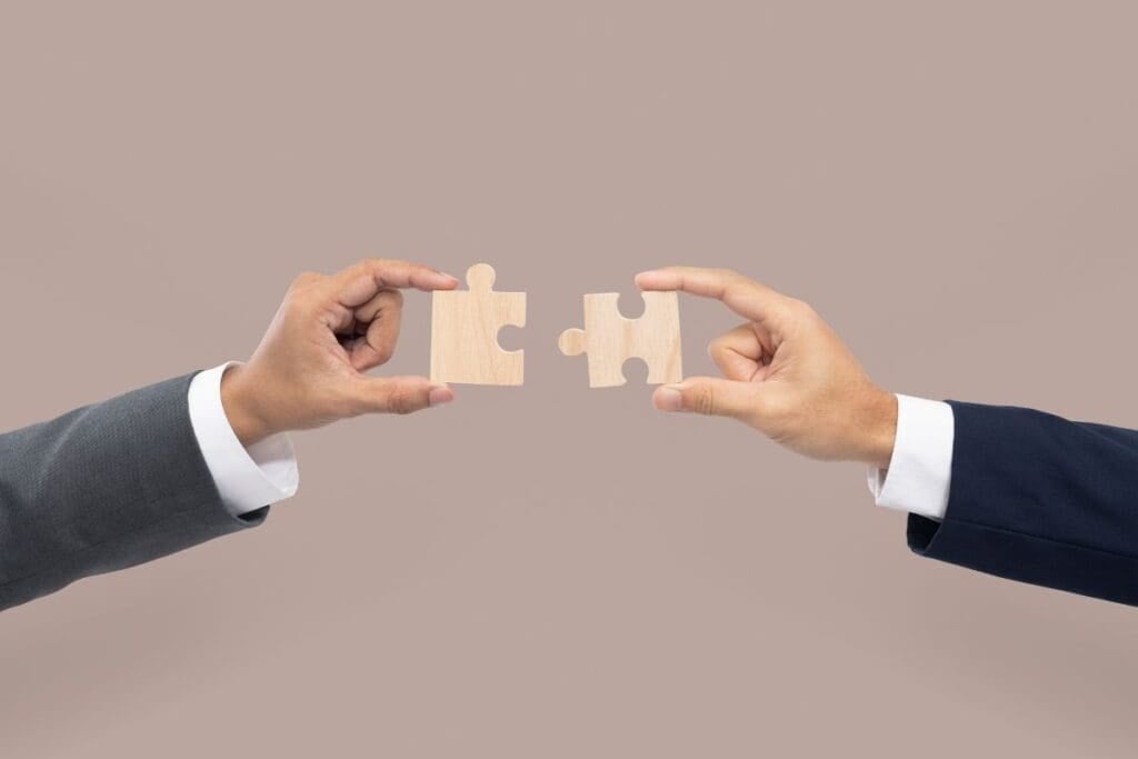 Concept de résolution de problèmes commerciaux à l'aide d'un puzzle